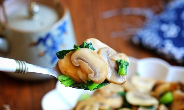 营养|夏天特别没有食欲，分享两道营养小炒，简单好做，好吃不油腻