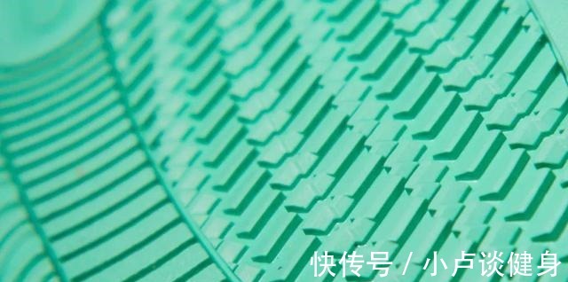 鞋面 开箱冷门球鞋,签名鞋的配置,二百出头的价格!