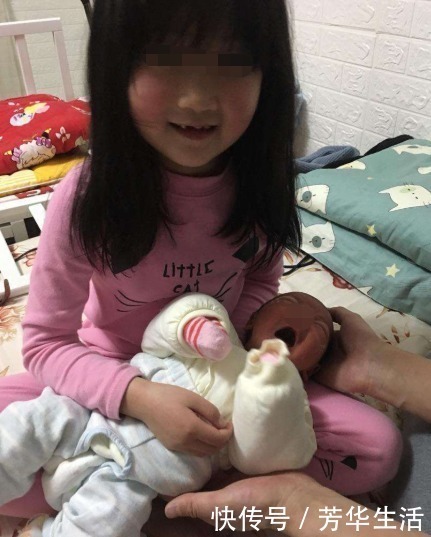 二宝|最“亲密”二胎火了,哥哥哄完弟弟睡着,妈妈掀开被子后心暖化了