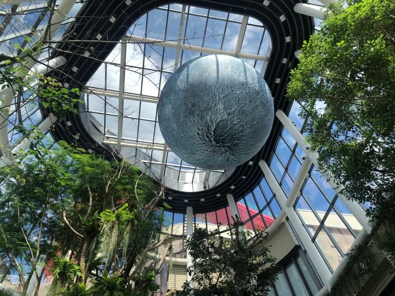 开出|上海郊区接连开出大型商场，底气何在？竟吸引市民开车几十公里去逛街