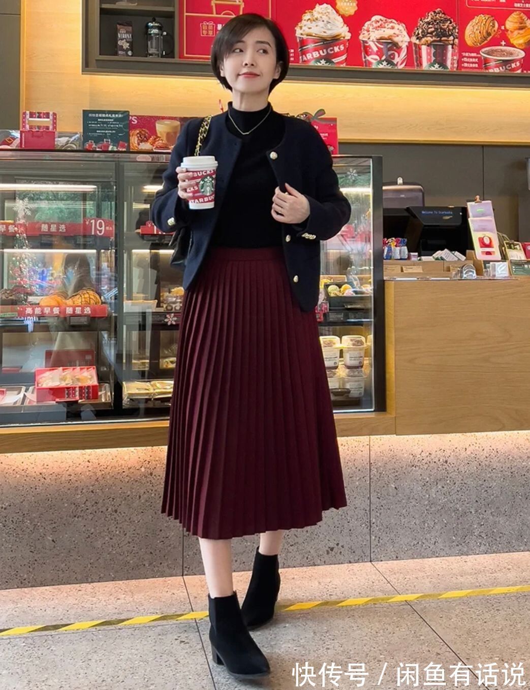 穿搭 膝下裙+短靴,才真正适合小个子中年女人,时髦减龄还更显高