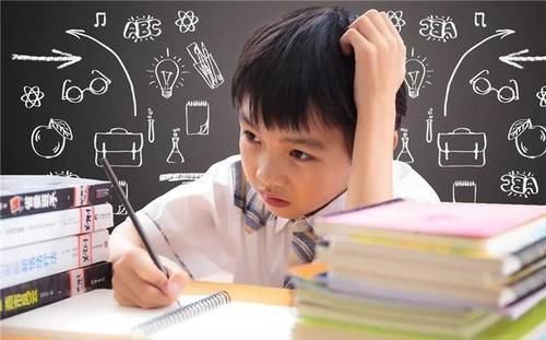 奖状|宝宝奖状拿到手软，母亲却笑不出来，网友：这能笑得出来？