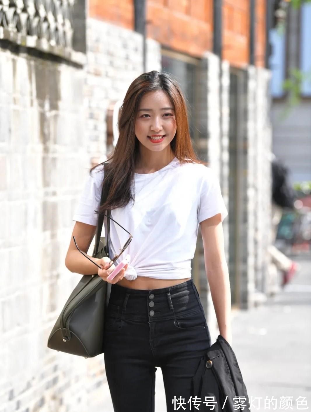 t恤 基础款短袖T恤,搭配修身牛仔裤,简约时尚又显青春活力!