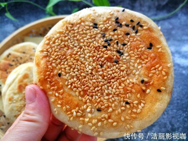 烧饼|想吃烧饼不用买,没有烤箱也能做,煎一煎凉了也不发硬