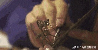 惨遭|画风奇特!西班牙古雕像惨遭遭毁容式修复