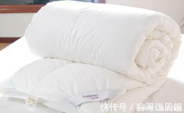 棉被|被子放久了太难闻，再也不用只靠晒太阳，只用一招轻松去味