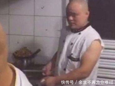 头发|女子菜里发现头发,要求饭店赔偿,到厨房看到厨师后瞬间尴尬了