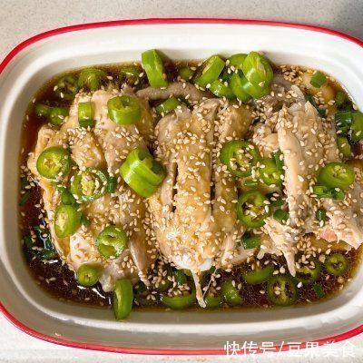 配着这盘#清香麻爽秒入魂#藤椒鸡，米饭可以吃三大碗