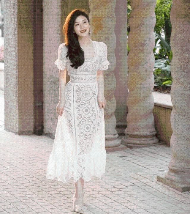 运动鞋|穿裙子都不配运动鞋，今夏流行这样穿