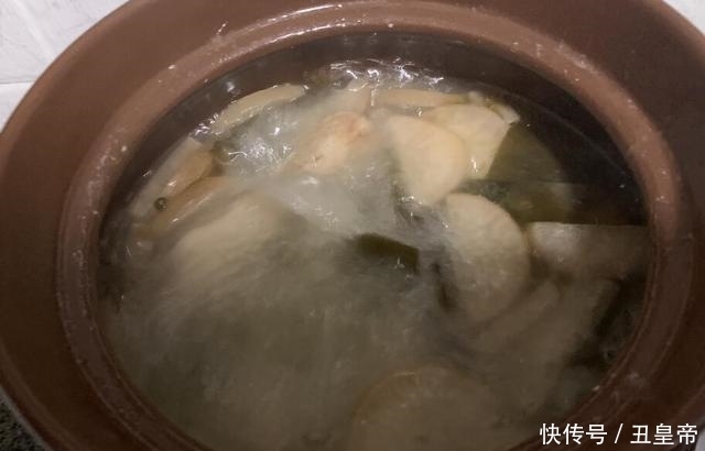 炖老鸭汤|“这肉”花200块买了六斤,炖了4个小时,出锅连汤都全喝光!