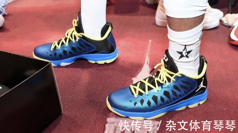 阿迪 东方力量闪耀全明星!老詹换了三双鞋,阿迪太惨,UA是最大赢家?