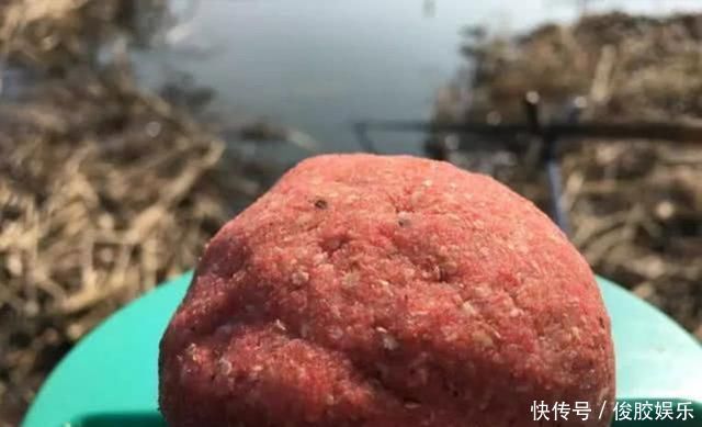 野钓不上鱼那是因为用饵不对,我从三个方面,分享几种钓饵