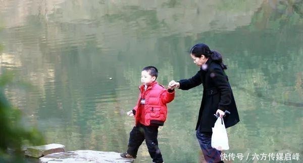 超市|5岁娃打碎一兜鸡蛋,超市要求10倍赔偿,宝妈做法店员哑口无言