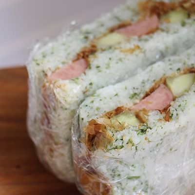 凯撒沙拉酱饭团