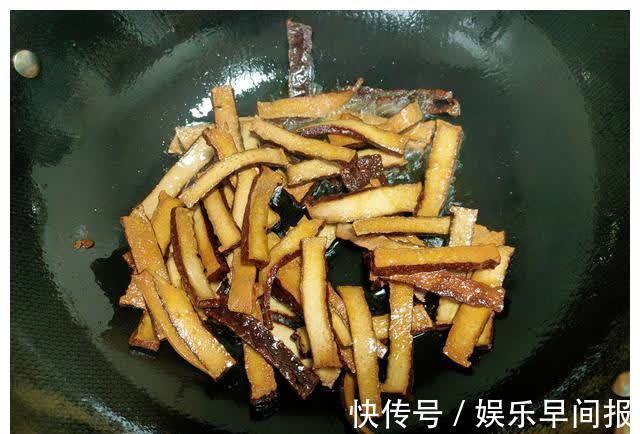 香干|立春后,多给孩子吃这“长高菜”,钙比牛奶高5倍,3元就能炒一