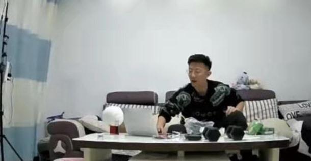 直播|开试睡直播的凶宅卖出去了!经过16次延时后,最终以128.5万成交