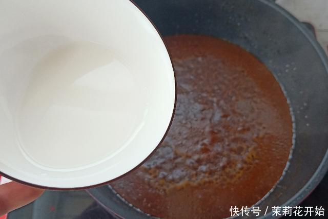 年夜饭别着忙,这个菜提前做好,到时候切一下,就是一道“硬菜”