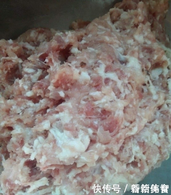 这菜不是很受欢迎,用来包饺子超香,比白菜便宜,比韭菜还香嫩