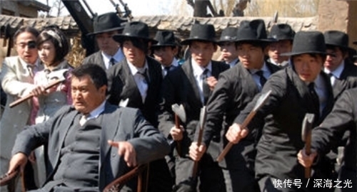 杜月笙|杜月笙有把神秘手枪,贴身佩带却无人发现,只因它的造型太奇特了