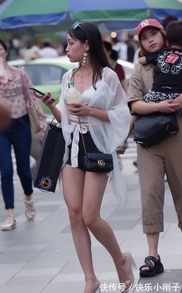 套头衫 打底裤大方好看又有气质感,凸显高贵典雅气质,时尚气质达到极致