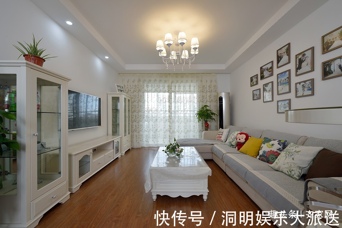 混搭|简约混搭二居,客厅照片墙存储家庭回忆,U型厨房设计,方便实用