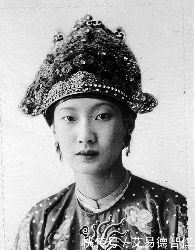 皇后|老照片:越南末代皇后 珍贵老照片,颜值胜过中国皇妃