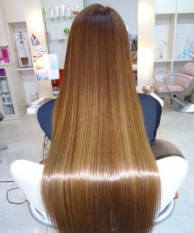 自来卷头发怎么变直变顺滑?离子烫拉直太伤发,现在流行蛋白矫正