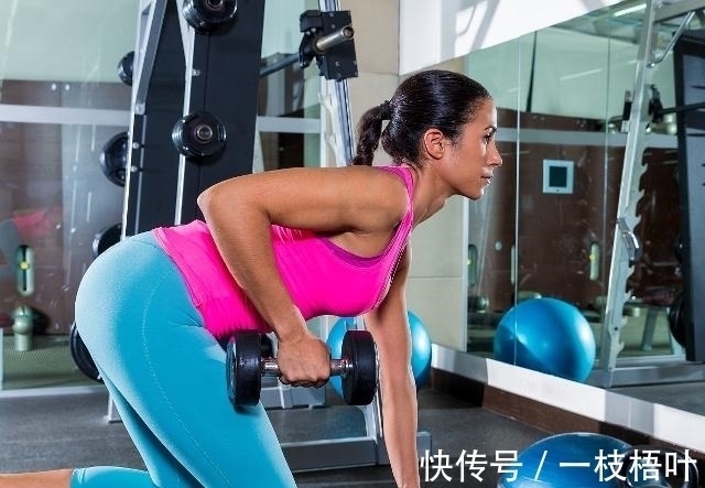 训练|如何用哑铃有效的锻炼全身肌肉?简单实用,速速收藏