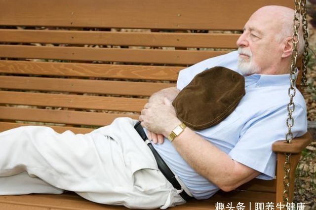 睡眠时间|避免出现老年痴呆,建议大家养成这7个习惯,不妨试一试!