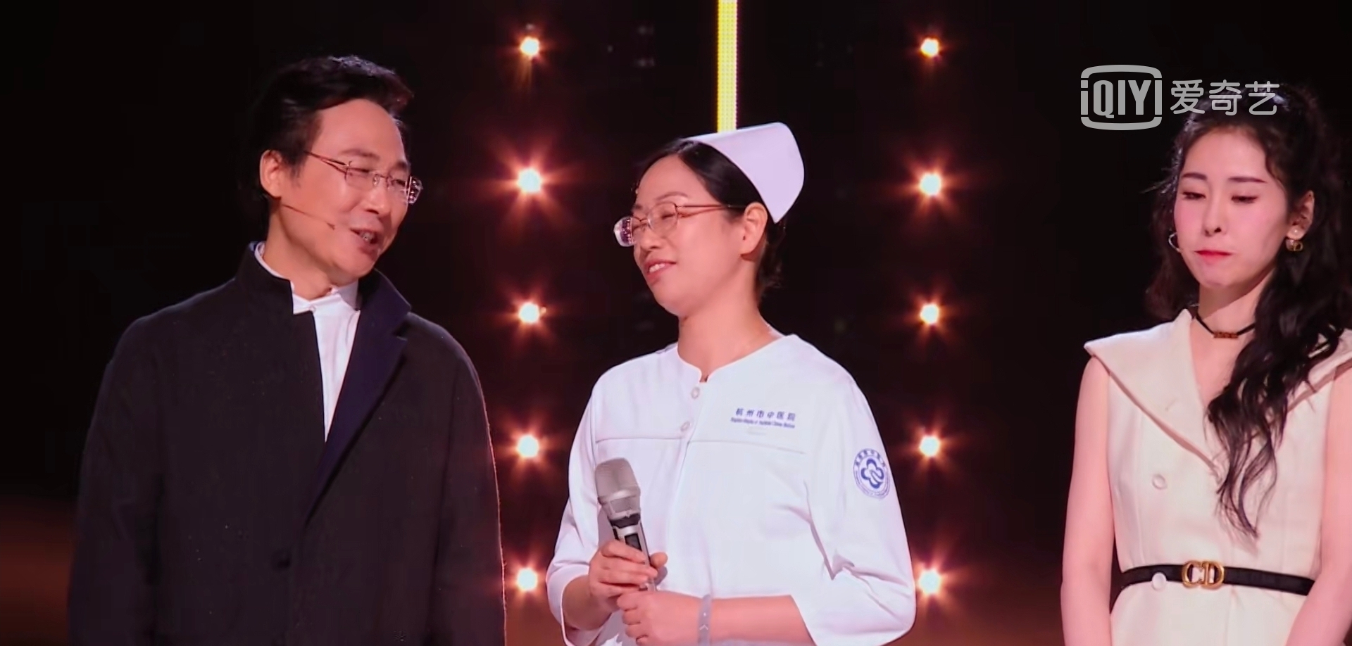 神秘嘉賓|《中國(guó)好聲音》國(guó)慶晚會(huì)：用歌聲歌頌祖國(guó)，神秘嘉賓驚動(dòng)全場(chǎng)