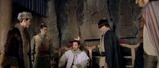 林冲|《水浒传》林冲火并王伦时,王伦的手下为什么不去阻止