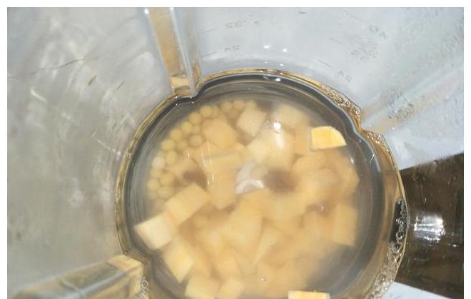 黄豆|破壁机食谱，用红薯做豆浆，香甜好喝，营养美味，家人喜欢
