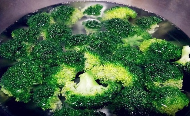 宝妈|给宝宝吃西兰花好处多,但是在吃之前一定要做到这几点