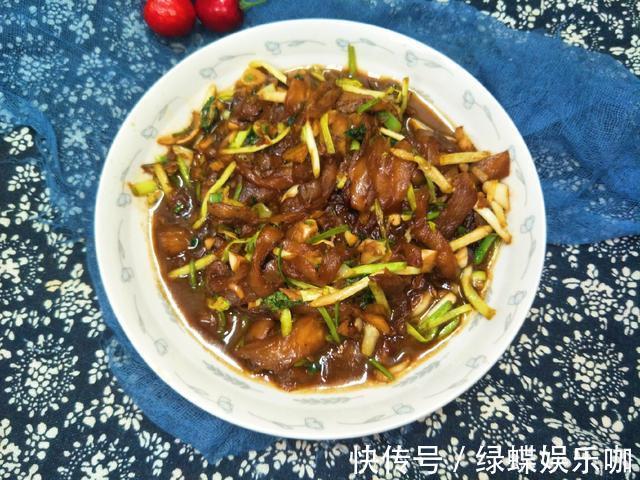 大厨|炒茄子，不管圆茄子还是长茄子，按照大厨的方法，茄子香软不发黑