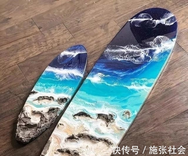 颜料#从未学过画画的美女,28岁喜欢玩颜料,一天卖画30万,自嘲是瞎画