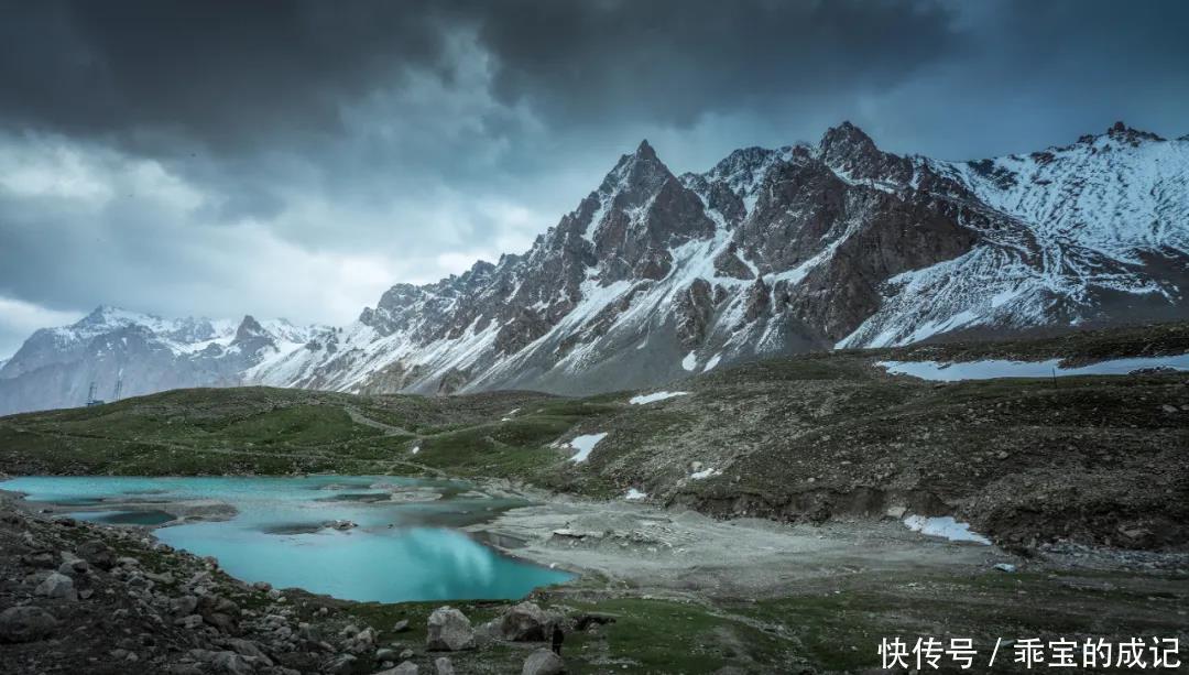 巴音布鲁克|横跨崇山峻岭，穿越深山峡谷，独库公路“纵贯天山的景观大道”