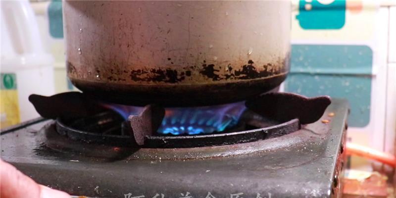 饭店大厨教你秘制猪蹄,不放一滴水,猪蹄入口即化,满口留香