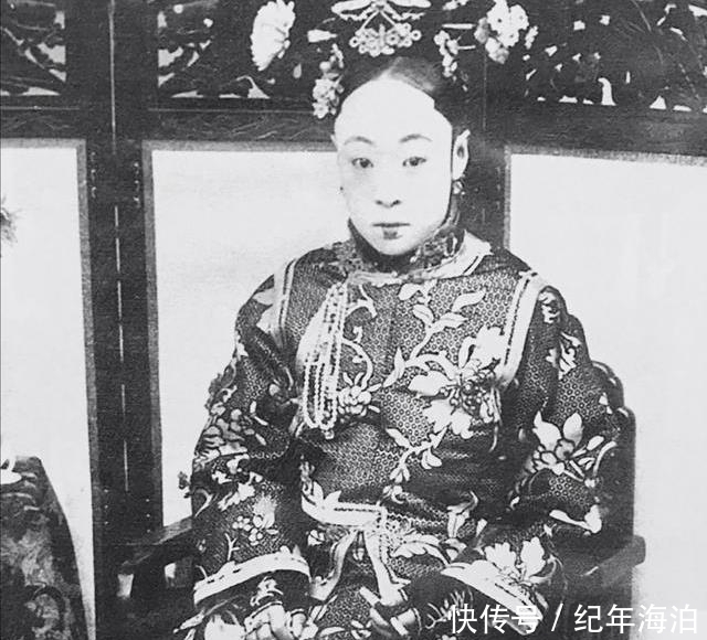 透露|晚清皇室风云：载沣浑身透露出王族的贵气，图6双手叉腰的文绣