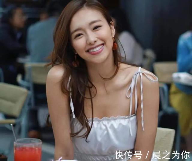 jumbo|她曾是HK小姐冠军,身材姣好,笑容温暖,长得好看还优秀