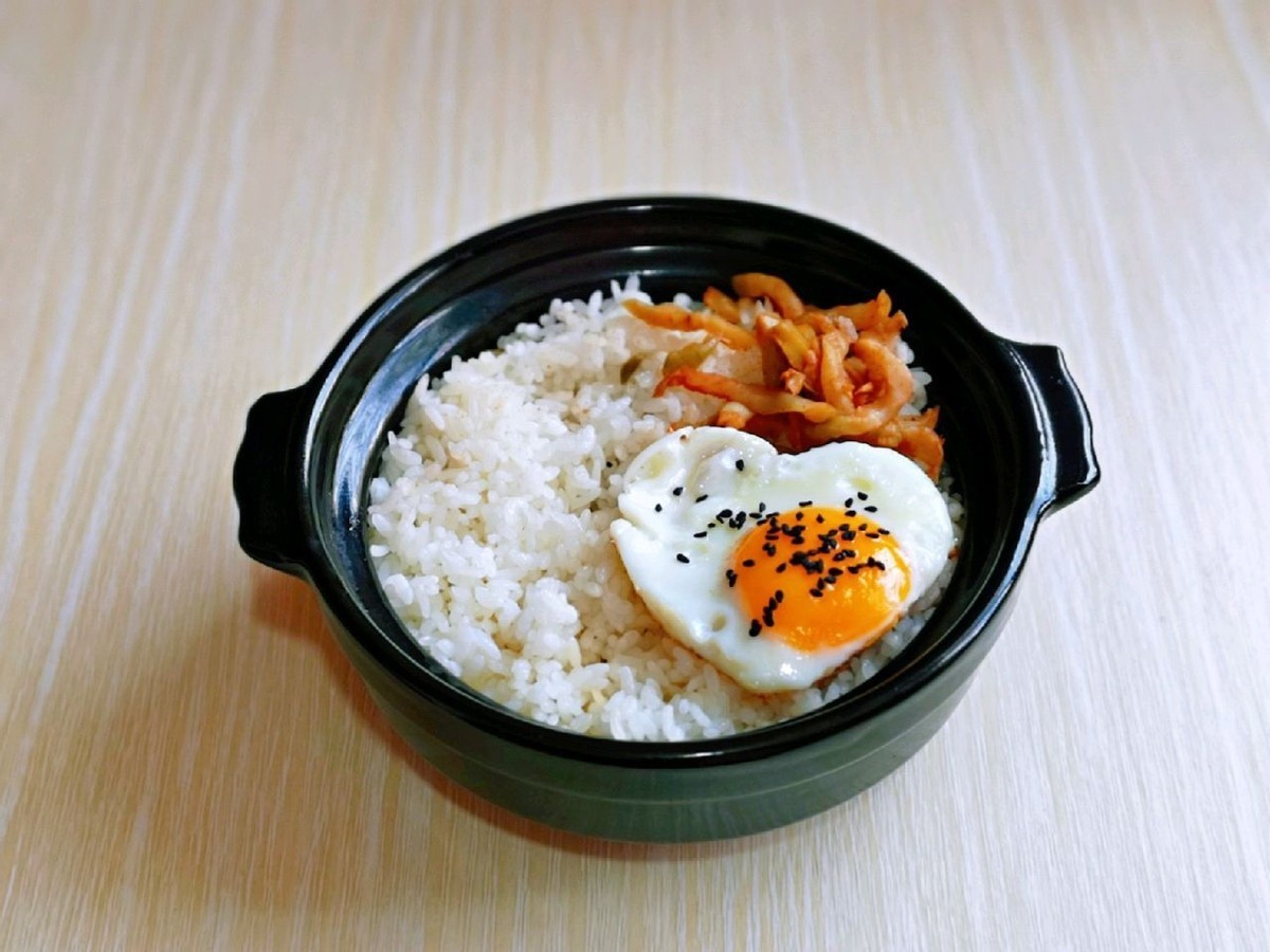 自制鸡排砂锅饭，干净卫生还省钱，味道比买的还好吃