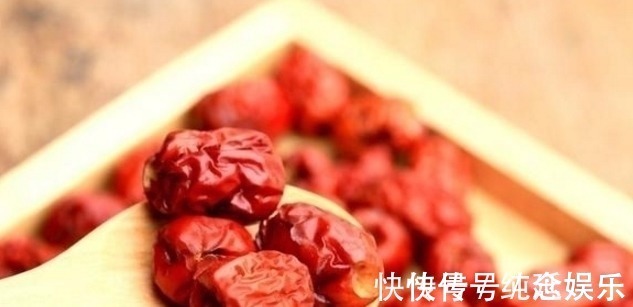红枣|女性过了45,衰老加快,要多吃此物,益气补血,皮肤白泽透亮
