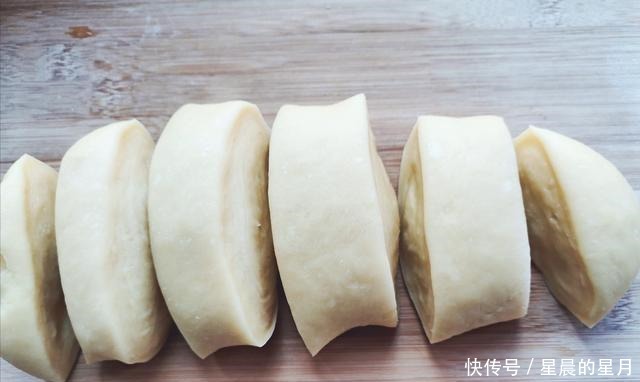 他很软香甜但不油腻,他富含鸡蛋的味道,几天内不会很难