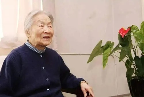 我们仨|当你迷茫时,读一读杨绛先生这5句话