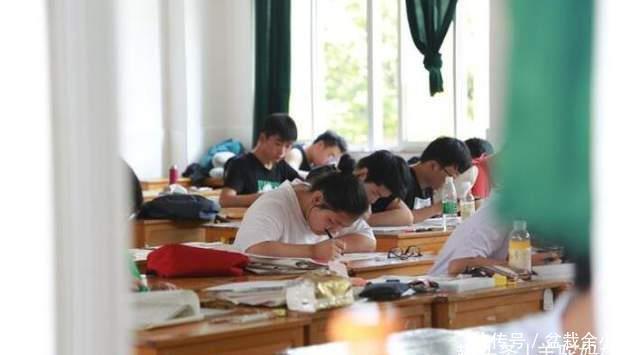 发现|初中生5年写了56本小说，爸爸发现后撕碎手稿，只为了考上大学