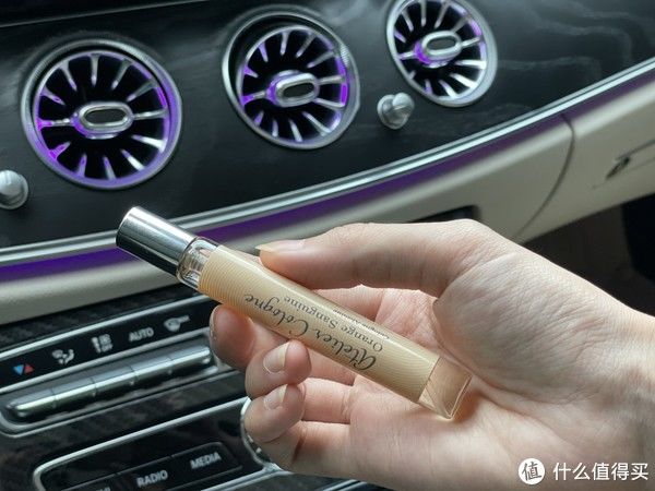 奔驰|90后打工人EDC,20+凭什么开奔驰