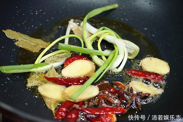 香料|地方美食卤大肠,三个步骤教你清除异味,用对香料巧做诱人肥肠