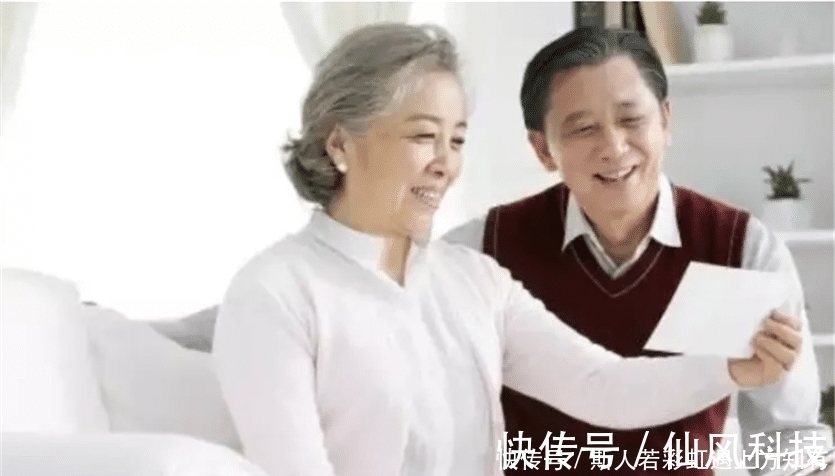 父母|护士报喜生了双胞胎儿子,宝爸听了拔腿就跑,网友:是我也得跑