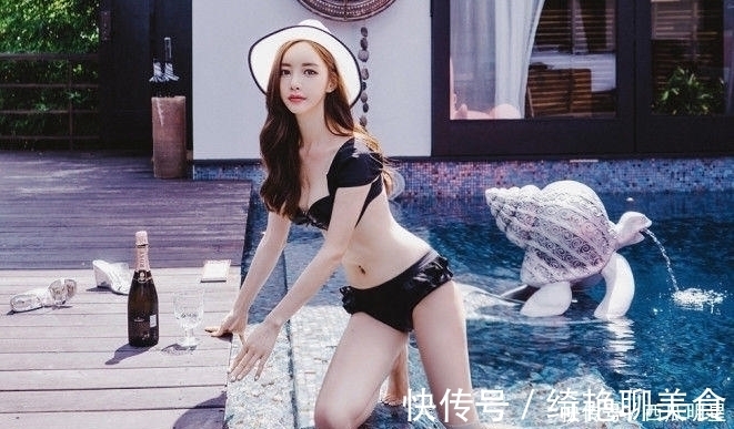 时尚 展现个性的比基尼泳衣美女，彰显青春时尚个性