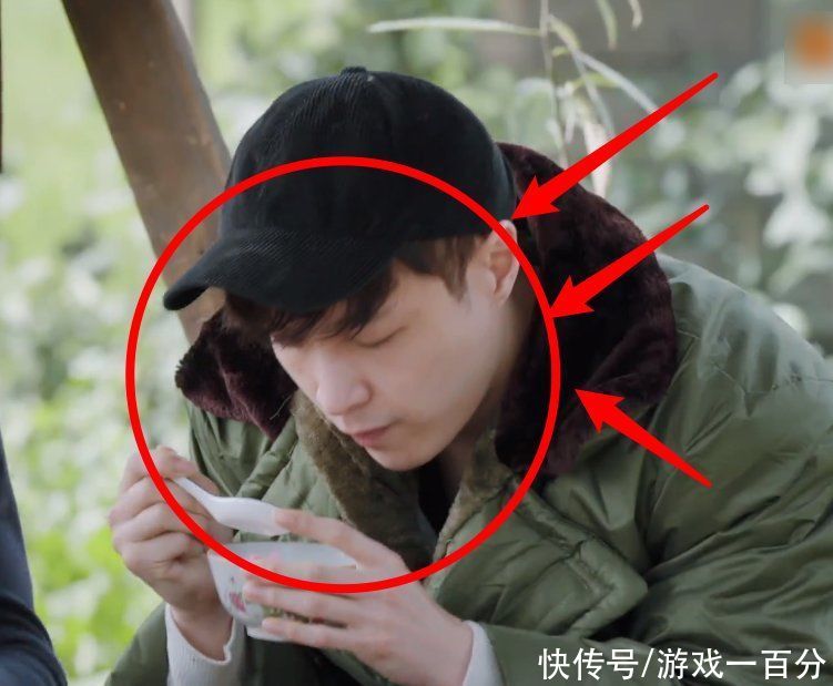 暖心|小O坐等张艺兴给自己投喂，看张艺兴的举动，像极妈妈在喂孩子