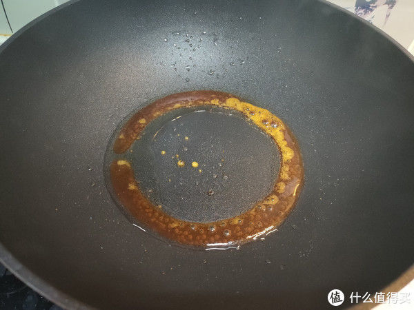 尖椒块|炒鸡肉时，先焯水还是直接炒？不少人搞错了，难怪鸡肉不嫩还发柴